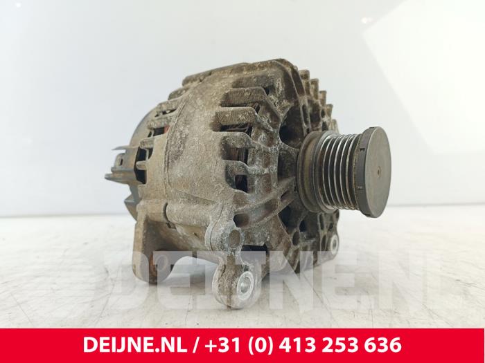 Dynamo d'un Volkswagen Transporter T5 2.0 BiTDI DRF 2011