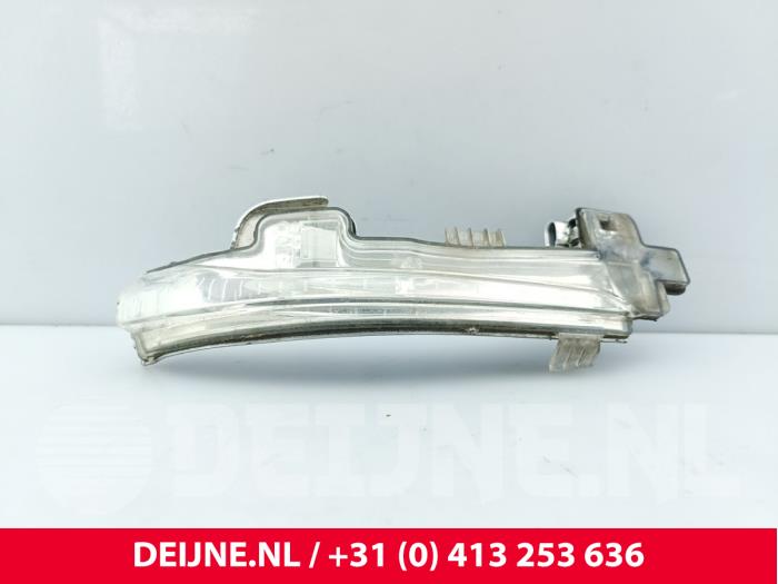 Usados Intermitente de retrovisor derecha Volvo V60 I (FW/GW) Precio € 20,00 Norma de margen ofrecido por van Deijne Onderdelen Uden B.V.