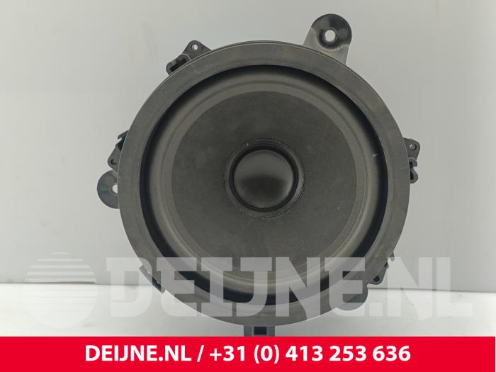 Używane Glosnik Volvo V50 (MW) Cena € 20,00 Procedura marży oferowane przez van Deijne Onderdelen Uden B.V.