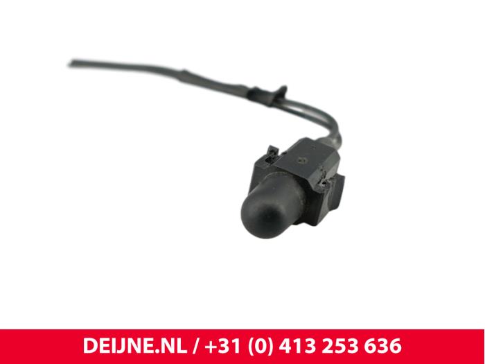 Begagnade Utetemperatursensor Volvo XC40 (XZ) 1.5 T5 Plug-in Hybrid 16V Pris € 50,00 Marginaltabell erbjuds av van Deijne Onderdelen Uden B.V.