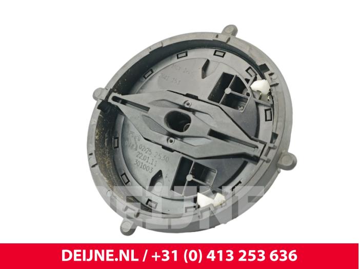 Używane Silnik lusterka prawego Volvo S60 II (FS) 2.4 D5 20V AWD Cena € 20,00 Procedura marży oferowane przez van Deijne Onderdelen Uden B.V.