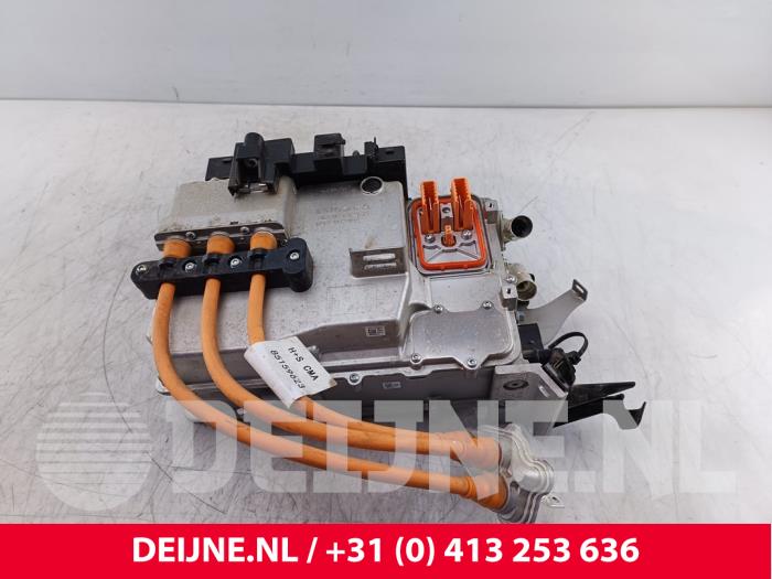 Używane DC/CD konwertor Lynk &amp; Co 01 1.5 PHEV Cena € 514,25 Z VAT oferowane przez van Deijne Onderdelen Uden B.V.