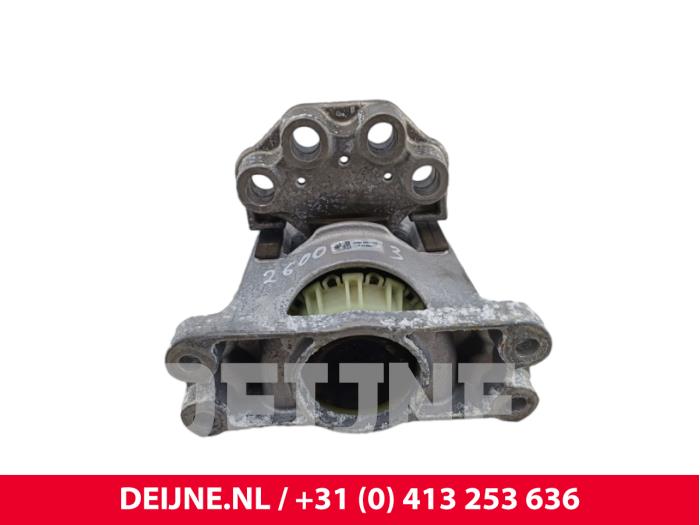 Usagé Support moteur Ford Transit 2.0 TDCi 16V Eco Blue 130 Prix € 24,20 Prix TTC proposé par van Deijne Onderdelen Uden B.V.