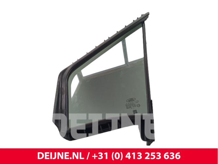 Usados Ventanilla triangular derecha delante Ford Transit Connect (PJ2) 1.6 TDCi 16V 75 Precio € 121,00 IVA incluido ofrecido por van Deijne Onderdelen Uden B.V.