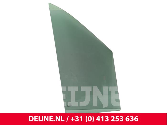 Usados Ventanilla triangular derecha delante Volkswagen Crafter (SY) 2.0 TDI RWD Precio € 60,50 IVA incluido ofrecido por van Deijne Onderdelen Uden B.V.