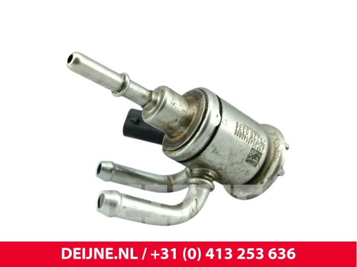 Usados Inyector Adblue Mercedes Sprinter 3,5t (907.6/910.6) 317 CDI 2.0 D RWD Precio € 114,95 IVA incluido ofrecido por van Deijne Onderdelen Uden B.V.