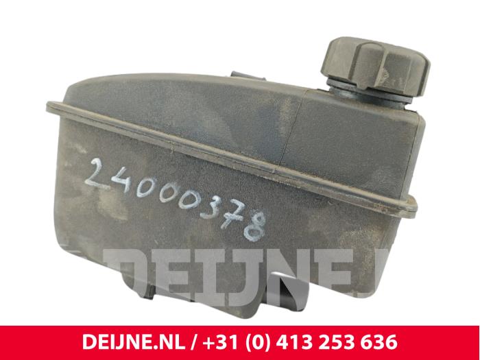 Begagnade Styrservotank Volvo XC90 I 2.4 D5 20V Pris € 50,00 Marginaltabell erbjuds av van Deijne Onderdelen Uden B.V.