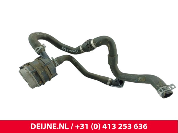 Begagnade Extra vattenpump Volvo C40 Recharge (XK) Recharge Twin 78 kWh Pris € 96,80 Inklusive moms erbjuds av van Deijne Onderdelen Uden B.V.