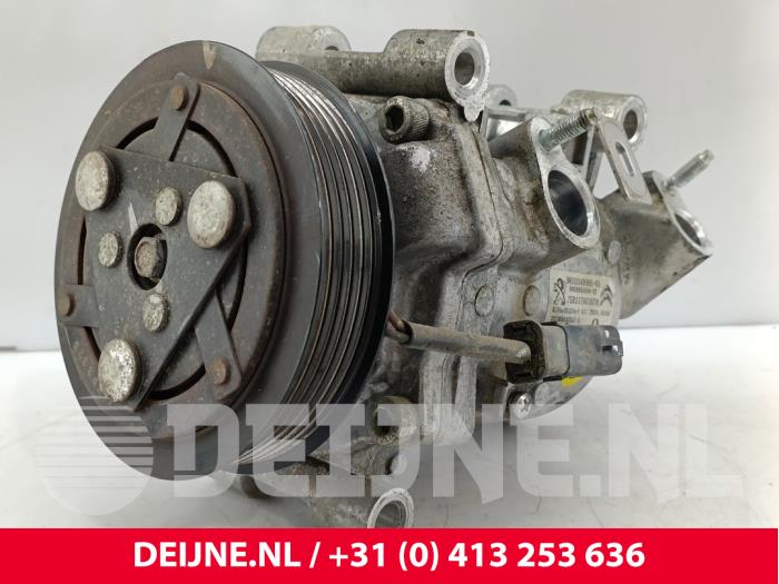 Usagé Pompe clim Fiat Doblo Cargo 1.5 D Multijet 130 Prix € 96,80 Prix TTC proposé par van Deijne Onderdelen Uden B.V.