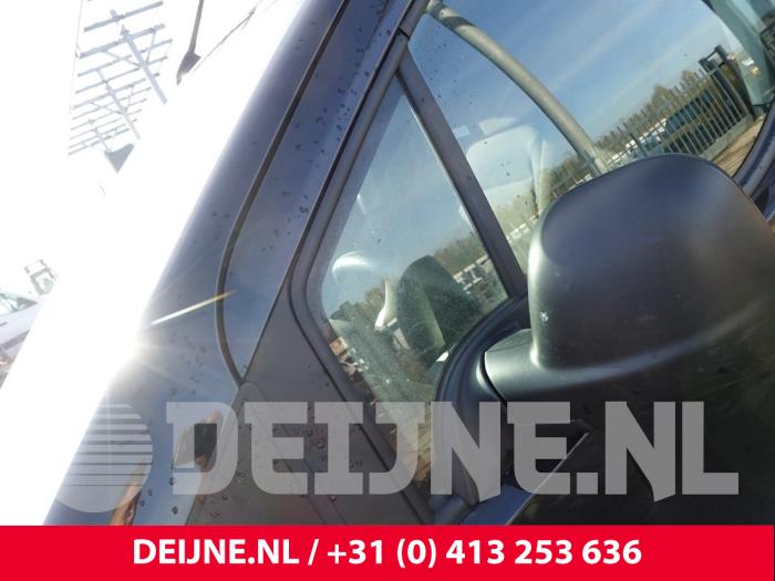 Usados Ventanilla triangular izquierda delante Fiat Doblo Cargo 1.5 D Multijet 130 Precio € 36,30 IVA incluido ofrecido por van Deijne Onderdelen Uden B.V.