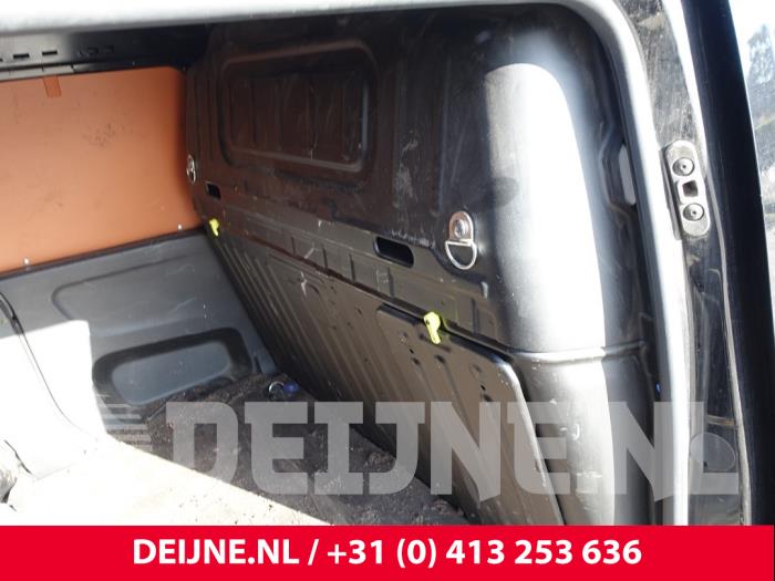 Używane Przegroda kabiny Fiat Doblo Cargo 1.5 D Multijet 130 Cena € 211,75 Z VAT oferowane przez van Deijne Onderdelen Uden B.V.