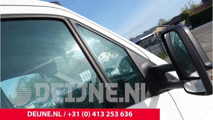 Usados Ventanilla triangular derecha delante Volkswagen Crafter 2.0 BiTDI Precio € 54,45 IVA incluido ofrecido por van Deijne Onderdelen Uden B.V.