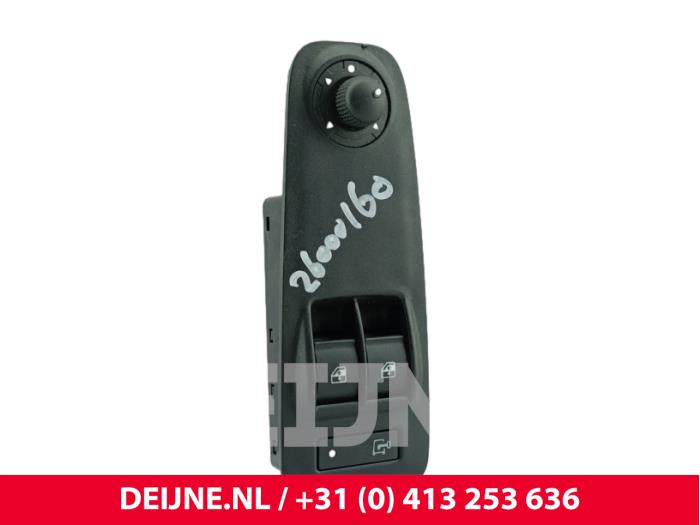 Usados Interruptor de ventanilla eléctrica Fiat Ducato (250) 2.3 D 130 Multijet Precio € 42,35 IVA incluido ofrecido por van Deijne Onderdelen Uden B.V.