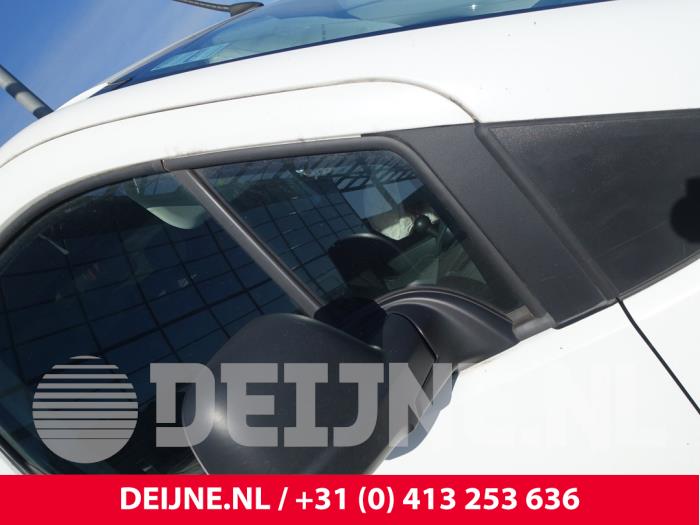 Usados Ventanilla triangular derecha delante Citroen Berlingo 1.5 BlueHDi 130 Precio € 151,25 IVA incluido ofrecido por van Deijne Onderdelen Uden B.V.