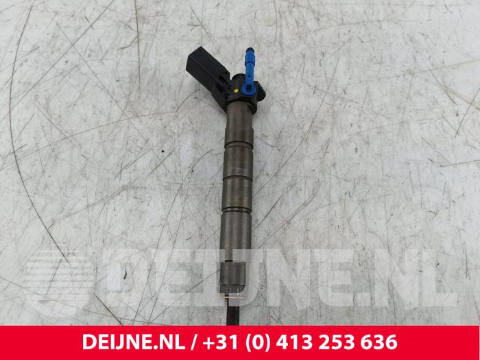 Używane Wtryskiwacz (Diesel) Mercedes Sprinter 3,5t (907.6/910.6) 319 CDI 2.0 D RWD Cena € 96,80 Z VAT oferowane przez van Deijne Onderdelen Uden B.V.