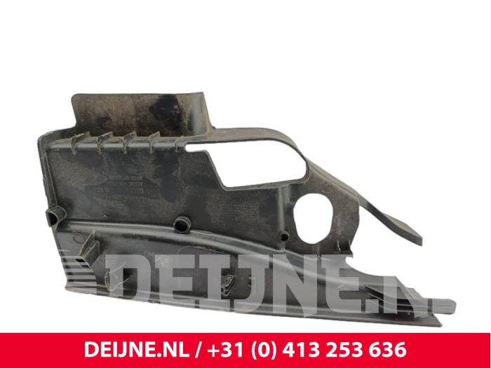 Używane Rózne elementy plastikowe Lynk &amp; Co 01 1.5 PHEV Cena € 48,40 Z VAT oferowane przez van Deijne Onderdelen Uden B.V.