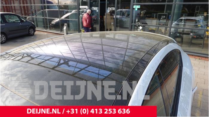 Używane Dach panoramiczny XPENG G6 RWD Standard Range 66/68.5 kWh Cena na żądanie oferowane przez van Deijne Onderdelen Uden B.V.