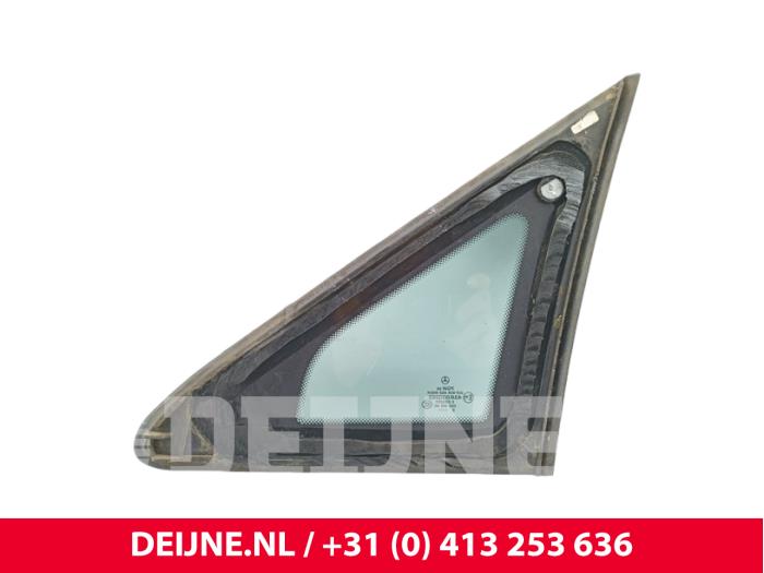 Usados Ventanilla triangular derecha delante Mercedes Vito (639.6) 2.2 113 CDI 16V Euro 5 Precio € 78,65 IVA incluido ofrecido por van Deijne Onderdelen Uden B.V.