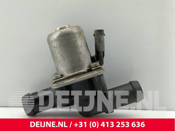Begagnade Extra vattenpump Volvo V60 Cross Country II (ZZ) 2.0 B4 16V Mild Hybrid AWD Pris € 30,00 Marginaltabell erbjuds av van Deijne Onderdelen Uden B.V.