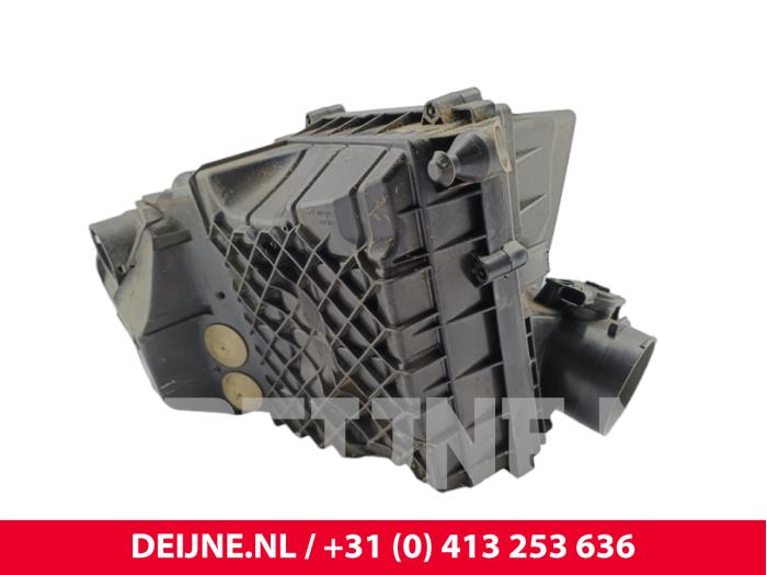 Gebrauchte Luftfiltergehäuse Volvo XC90 II 2.0 T8 16V Twin Engine AWD Preis € 60,00 Margenregelung angeboten von van Deijne Onderdelen Uden B.V.
