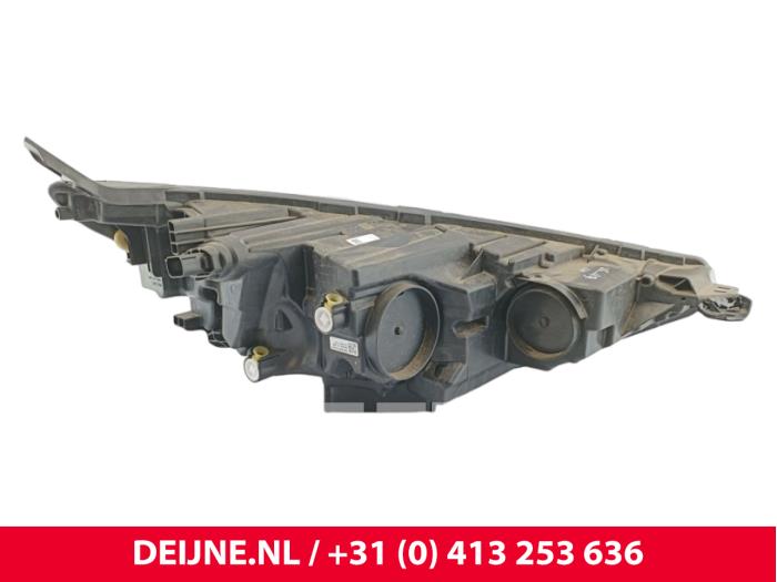 Używane Reflektor lewy Ford Transit Custom 2.0 EcoBlue 170 Cena € 484,00 Z VAT oferowane przez van Deijne Onderdelen Uden B.V.