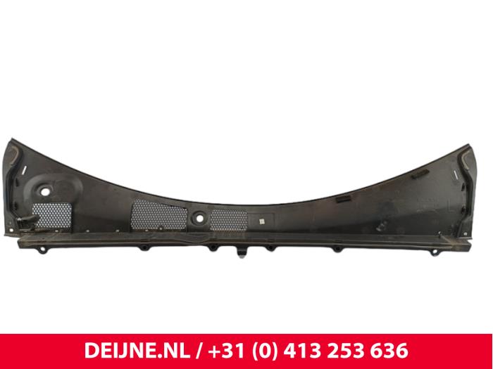 Używane Parawan Volvo C40 Recharge (XK) Recharge Twin 78 kWh Cena € 42,35 Z VAT oferowane przez van Deijne Onderdelen Uden B.V.