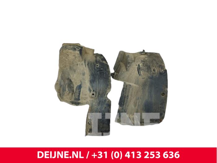 Używane Nadkole Renault Master III (FV) 2.3 dCi 110 16V FWD Cena € 96,80 Z VAT oferowane przez van Deijne Onderdelen Uden B.V.
