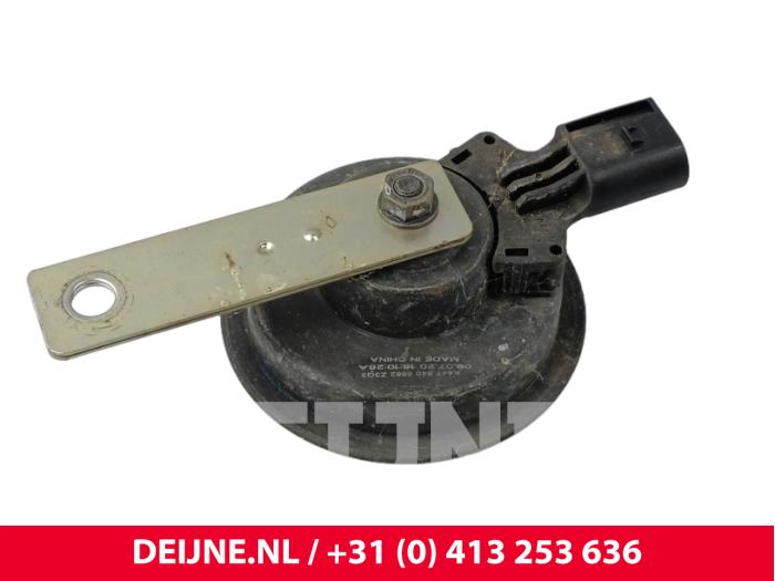 Używane Klakson Mercedes eVito (447.6) 41/60/66 kWh Cena € 48,40 Z VAT oferowane przez van Deijne Onderdelen Uden B.V.