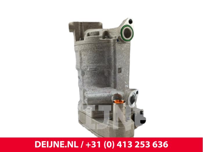 Usagé Compresseur de clim Lynk &amp; Co 01 1.5 PHEV Prix € 1.119,25 Prix TTC proposé par van Deijne Onderdelen Uden B.V.