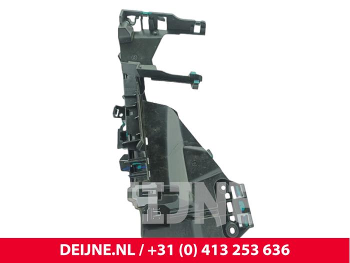 Używane Rózne elementy plastikowe Lynk &amp; Co 01 1.5 PHEV Cena € 36,30 Z VAT oferowane przez van Deijne Onderdelen Uden B.V.