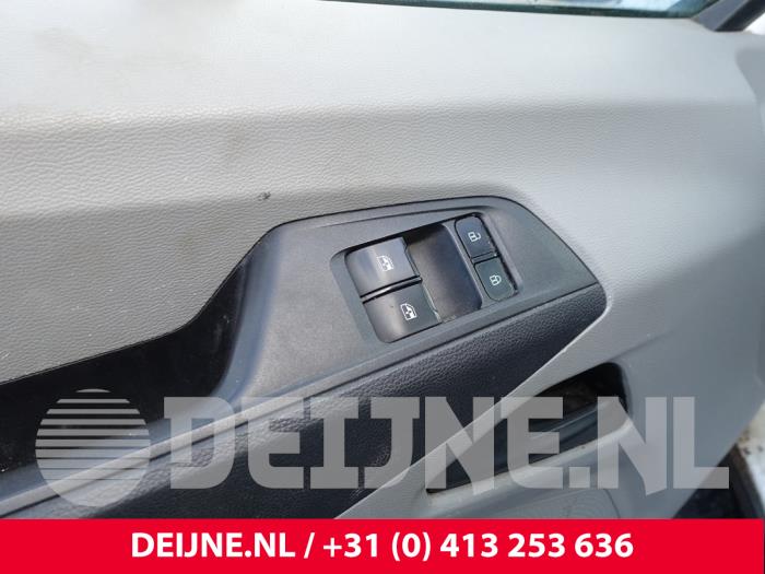 Usados Interruptor de ventanilla eléctrica Maxus Deliver 9 2.0 D RWD Precio de solicitud ofrecido por van Deijne Onderdelen Uden B.V.