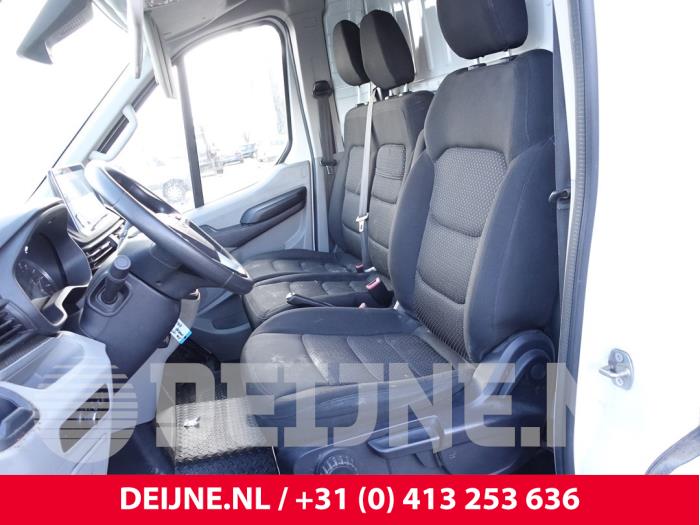 Używane Fotel lewy Maxus Deliver 9 2.0 D RWD Cena € 272,25 Z VAT oferowane przez van Deijne Onderdelen Uden B.V.