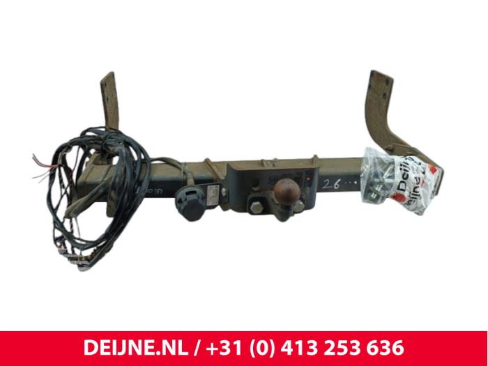 Używane Hak holowniczy Volkswagen Crafter (SY) 2.0 TDI Cena € 363,00 Z VAT oferowane przez van Deijne Onderdelen Uden B.V.
