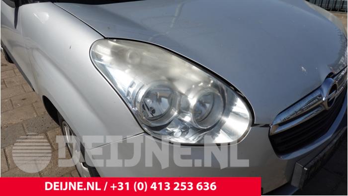 Używane Reflektor prawy Opel Combo 1.6 CDTI 16V ecoFlex Cena € 60,50 Z VAT oferowane przez van Deijne Onderdelen Uden B.V.