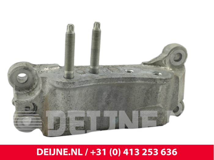 Usagé Support moteur Ford Transit Custom 2.0 EcoBlue 110 Prix € 72,60 Prix TTC proposé par van Deijne Onderdelen Uden B.V.