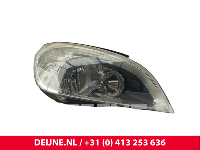 Używane Reflektor prawy Volvo V60 I (FW/GW) 1.6 DRIVe Cena € 225,00 Procedura marży oferowane przez van Deijne Onderdelen Uden B.V.