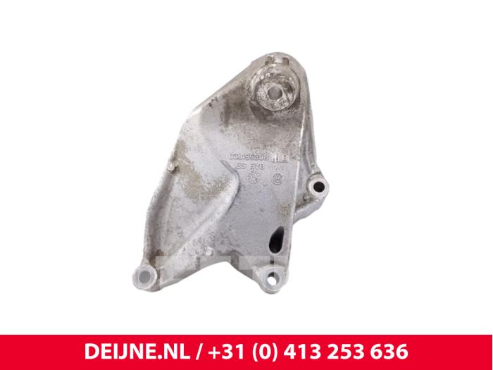 Usagé Support moteur Volkswagen Crafter 2.0 BiTDI Prix € 30,00 Règlement à la marge proposé par van Deijne Onderdelen Uden B.V.