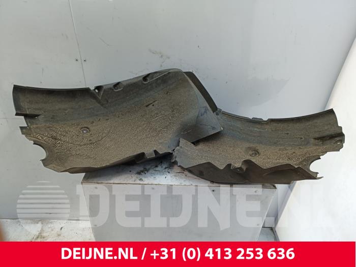 Używane Nadkole Volkswagen Crafter 2.5 TDI 30/32/35/46/50 Cena € 42,35 Z VAT oferowane przez van Deijne Onderdelen Uden B.V.