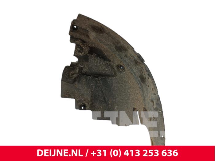 Używane Nadkole Volkswagen Crafter 2.5 TDI 30/32/35/46/50 Cena € 36,30 Z VAT oferowane przez van Deijne Onderdelen Uden B.V.