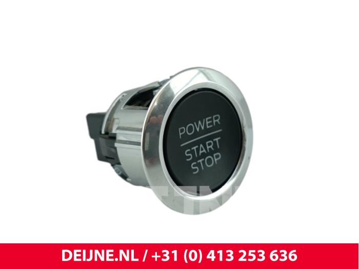 Usagé Commande start/stop Ford Transit E-Transit 68 kWh Prix € 42,35 Prix TTC proposé par van Deijne Onderdelen Uden B.V.