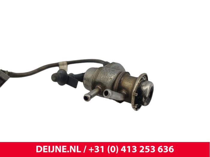 Używane Wtryskiwacz AdBlue MAN TGE 2.0 TDI RWD Cena € 72,60 Z VAT oferowane przez van Deijne Onderdelen Uden B.V.