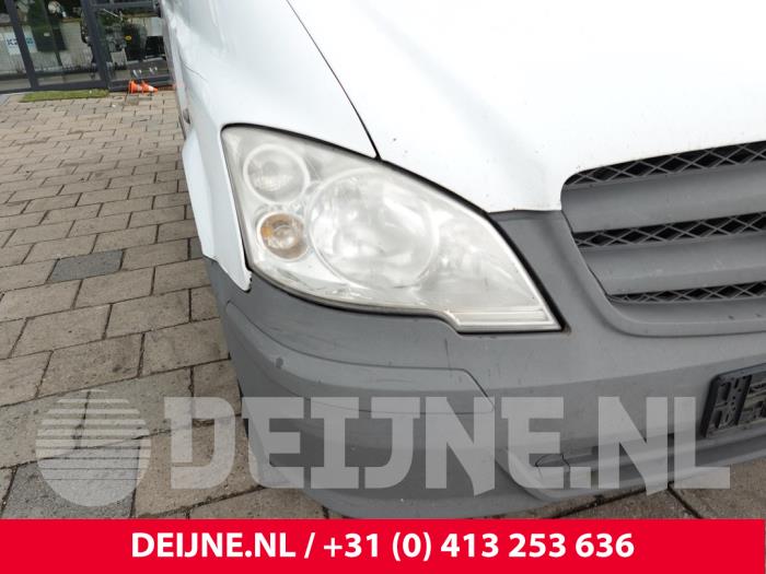 Używane Reflektor prawy Mercedes Vito (639.6) 2.2 110 CDI 16V Euro 5 Cena € 84,70 Z VAT oferowane przez van Deijne Onderdelen Uden B.V.