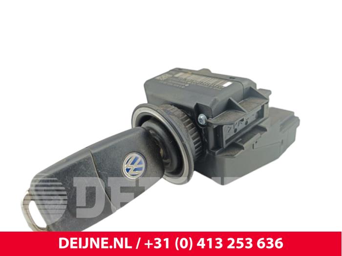 Używane Stacyjka + Kluczyk Volkswagen Crafter 2.0 TDI 16V Cena € 235,95 Z VAT oferowane przez van Deijne Onderdelen Uden B.V.