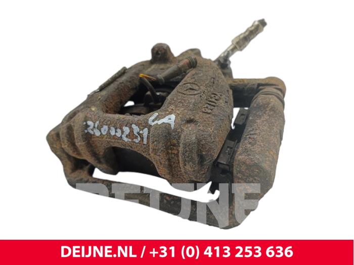 Gebrauchte Bremszange links hinten Volkswagen Crafter 2.0 TDI 16V Preis € 36,30 Mit Mehrwertsteuer angeboten von van Deijne Onderdelen Uden B.V.