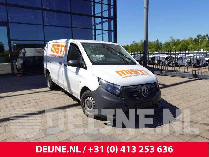 Używane Maska Mercedes Vito (447.6) 2.2 114 CDI 16V Cena € 332,75 Z VAT oferowane przez van Deijne Onderdelen Uden B.V.