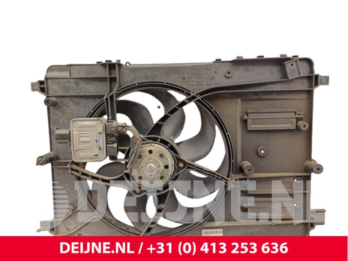 Używane Wentylator Volvo V70 (BW) 2.0 D3 16V Cena € 100,00 Procedura marży oferowane przez van Deijne Onderdelen Uden B.V.