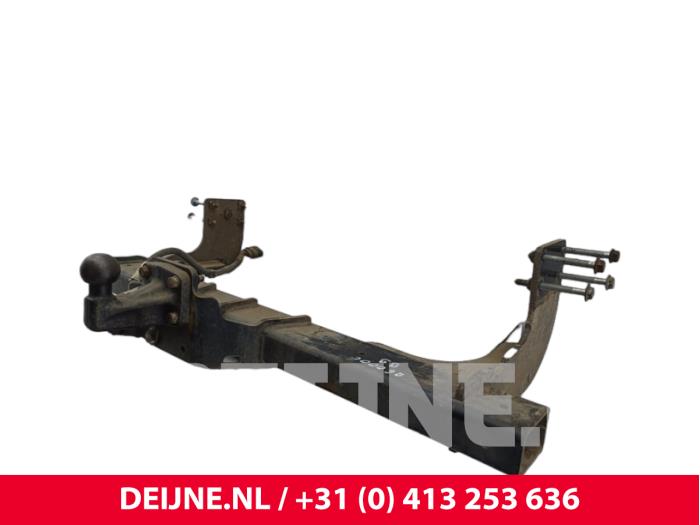 Używane Hak holowniczy Volkswagen Crafter (SY) 2.0 TDI Cena € 363,00 Z VAT oferowane przez van Deijne Onderdelen Uden B.V.