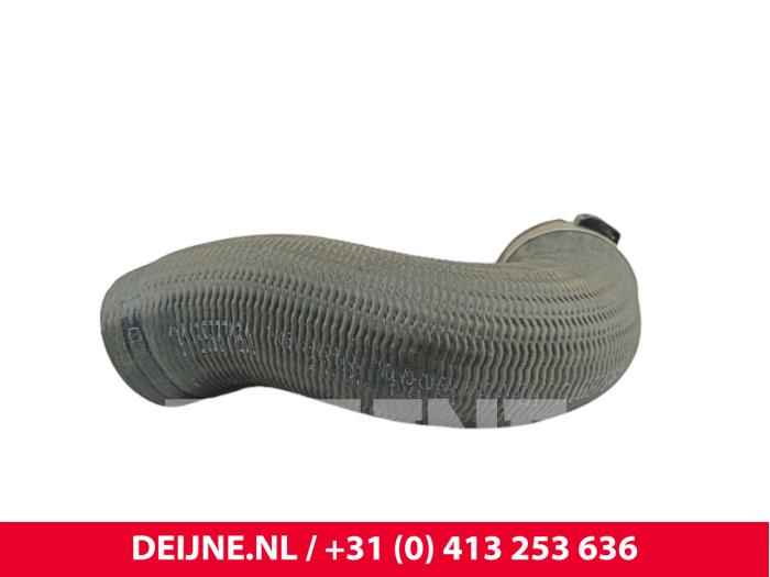 Gebrauchte Intercooler Schlauch Volvo XC60 II (UZ) 2.0 T8 16V Polestar Engineered AWD Preis € 30,00 Margenregelung angeboten von van Deijne Onderdelen Uden B.V.