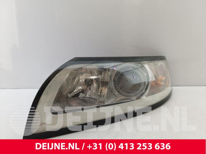 Używane Reflektor lewy Volvo V50 (MW) 1.6 D 16V Cena € 50,00 Procedura marży oferowane przez van Deijne Onderdelen Uden B.V.