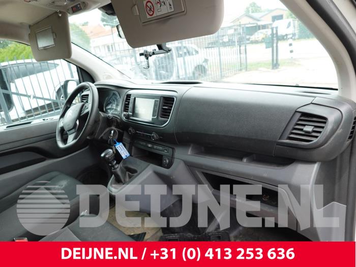 Usados Tapa salpicadero Citroen Jumpy 1.6 Blue HDi 115 Precio de solicitud ofrecido por van Deijne Onderdelen Uden B.V.
